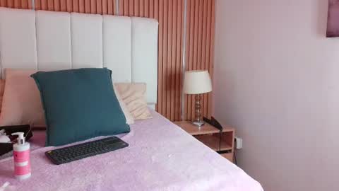Snapshot of sensual_kim77 chatting on July 21, 12:40 pm Sensual Kim77 online show from July 21, 12:40 pm
