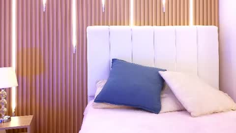 Snapshot of sensual_kim77 chatting on August 3, 12:32 pm Sensual Kim77 online show from August 3, 12:32 pm