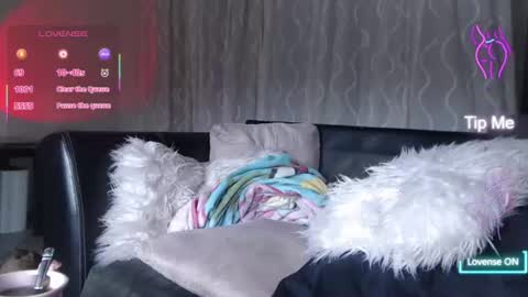 Snapshot of sensual_paradise_ chatting on June 10, 2:38 pm V online show from June 10, 2:38 pm