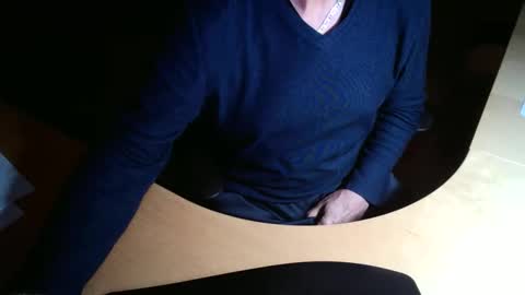 Snapshot of sensualgentlem chatting on December 16, 1:21 am Sensually Yours online show from December 16, 1:21 am