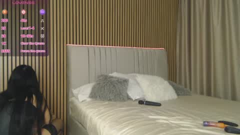 Snapshot of sensualhallie chatting on June 17, 7:04 pm Hallie online show from June 17, 7:04 pm