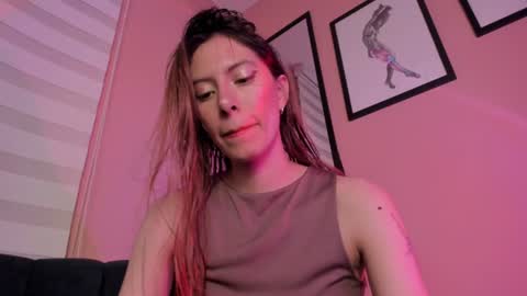 Snapshot of sensualjanex chatting on June 10, 5:28 am Jane online show from June 10, 5:28 am