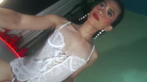 Snapshot of senyora_evangelista chatting on May 6, 2:55 pm senyora_evangelista online show from May 6, 2:55 pm