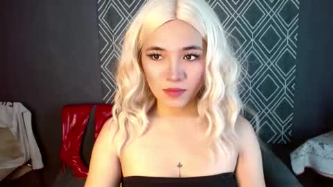 Chloe online show from October 14, 9:32 am