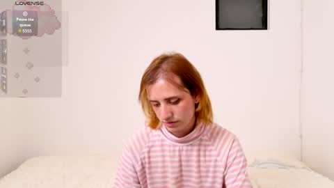 Snapshot of seraphine_star chatting on May 15, 11:01 pm Seraphine star online show from May 15, 11:01 pm