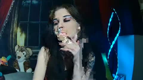 Snapshot of seraphinmunster chatting on January 25, 11:54 pm Seraphin Munster online show from January 25, 11:54 pm