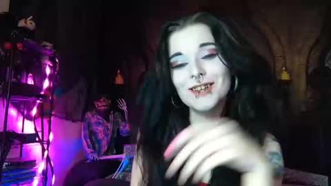 Snapshot of seraphinmunster chatting on November 4, 7:02 pm Seraphin Munster online show from November 4, 7:02 pm