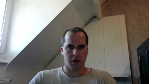 Snapshot of serdarren1992 chatting on April 22, 3:24 pm serdarren1992 online show from April 22, 3:24 pm