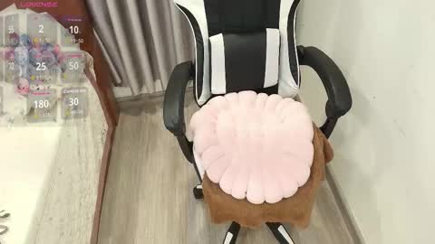 Snapshot of serena_angel18 chatting on December 15, 12:26 am Serena online show from December 15, 12:26 am