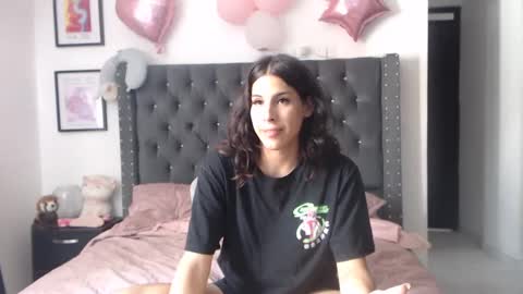 Snapshot of serenaroussee chatting on February 28, 7:46 pm sararoussee online show from February 28, 7:46 pm