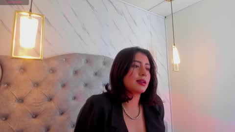 Snapshot of serenavelvet chatting on November 18, 8:02 pm Serena online show from November 18, 8:02 pm