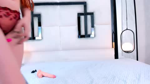 SERENA WILD online show from October 19, 4:46 am