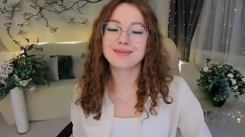 Ophelia online show from November 28, 4:09 pm