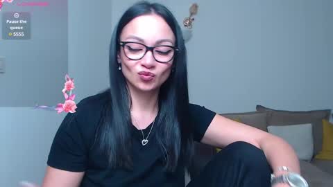 SereneSophi online show from February 28, 3:15 pm