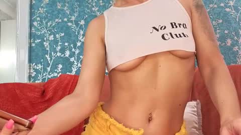 Snapshot of serenexxmilf chatting on September 29, 7:13 am serenexx your MILF online show from September 29, 7:13 am