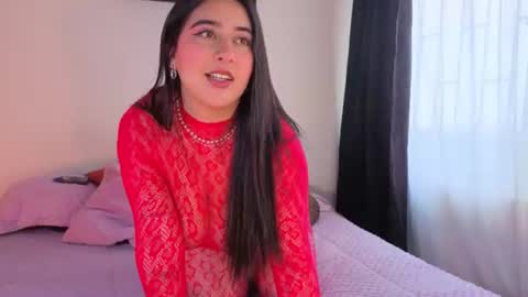Snapshot of serenna_se chatting on June 16, 8:22 pm Serenna Cruz online show from June 16, 8:22 pm