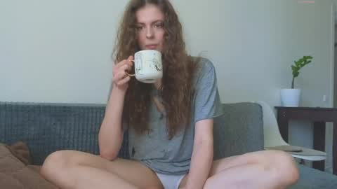 Hey Guys and Girls non-binary personalities  Im Sereta online show from May 25, 10:32 am