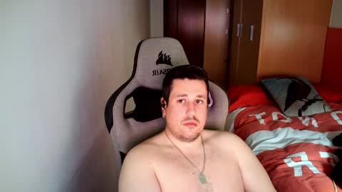 Snapshot of sergio95n chatting on April 13, 3:28 pm Pollos online show from April 13, 3:28 pm