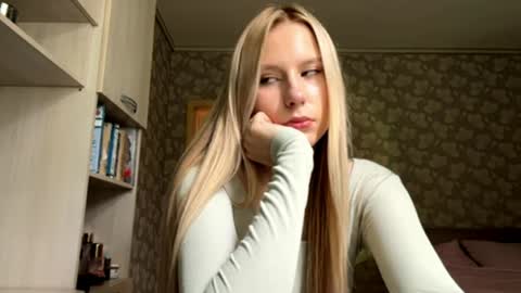 Snapshot of serinalasch chatting on June 2, 6:26 am Sofia online show from June 2, 6:26 am