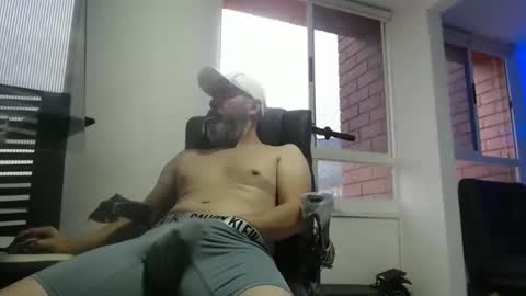 hetero serio discreto online show from February 20, 10:43 pm