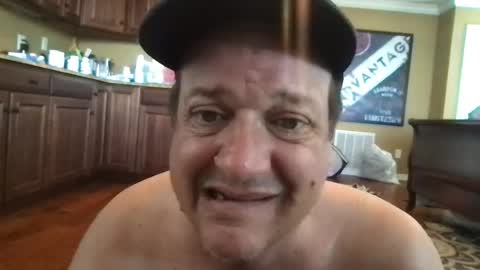 Snapshot of servantboy4u chatting on July 11, 2:31 pm servantboy4u online show from July 11, 2:31 pm