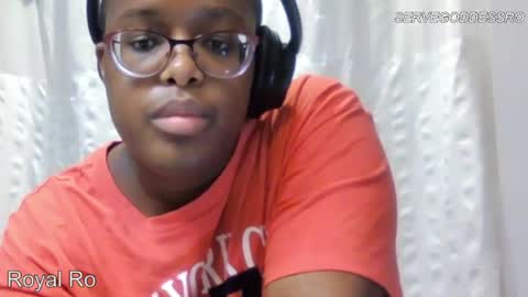 Snapshot of servegoddessro chatting on August 10, 2:37 am servegoddessro online show from August 10, 2:37 am