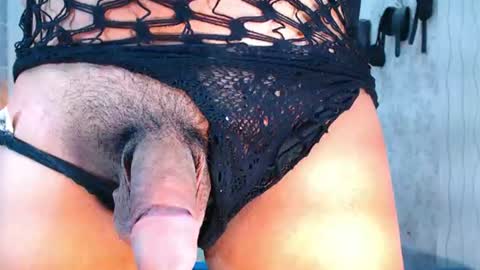 Snapshot of service_me711 chatting on June 28, 3:29 pm call me MILES online show from June 28, 3:29 pm
