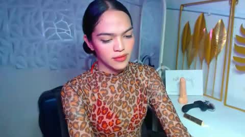 Bella online show from November 19, 7:03 pm