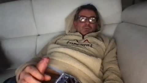 Snapshot of sesamechris92 chatting on January 25, 4:35 pm sesamechris92 online show from January 25, 4:35 pm