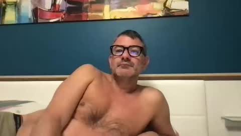 Snapshot of sesamechris92 chatting on September 9, 6:35 am sesamechris92 online show from September 9, 6:35 am