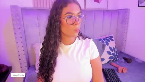 Snapshot of seshat_hitt_ chatting on July 1, 3:41 am Danna online show from July 1, 3:41 am