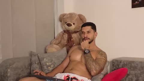Snapshot of seth_vega_ chatting on May 28, 7:00 pm HEY IM SETH online show from May 28, 7:00 pm