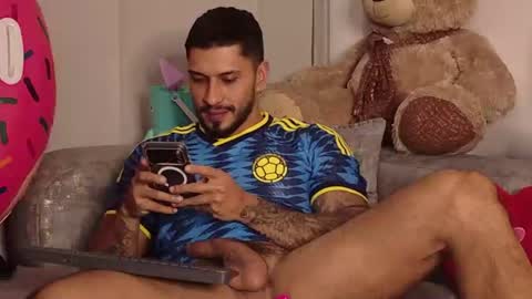 Snapshot of seth_vega_ chatting on June 11, 11:47 pm HEY IM SETH online show from June 11, 11:47 pm