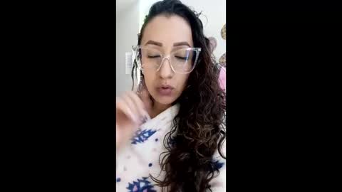 Snapshot of seuctive_woman57 chatting on March 12, 6:41 am samy online show from March 12, 6:41 am