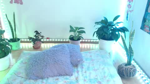 Snapshot of seuctive_woman57 chatting on April 10, 2:06 am samy online show from April 10, 2:06 am