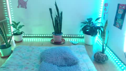 Snapshot of seuctive_woman57 chatting on May 13, 1:47 am samy online show from May 13, 1:47 am