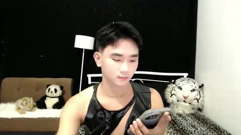 Snapshot of sexandroid1016 chatting on October 18, 9:43 am sexandroid1016 online show from October 18, 9:43 am