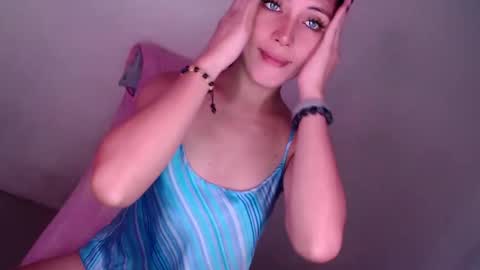 Snapshot of sexfuckeer chatting on February 23, 8:01 am sexfuckeer online show from February 23, 8:01 am