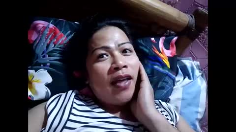 Snapshot of sexgoddesses4u chatting on November 2, 4:04 am Ems online show from November 2, 4:04 am