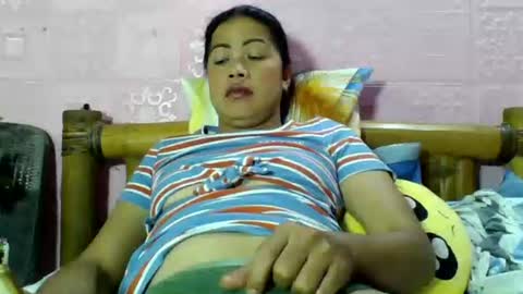 Snapshot of sexgoddesses4u chatting on December 5, 5:16 am Ems online show from December 5, 5:16 am