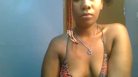 Snapshot of sexie_curvie chatting on February 16, 4:20 am Maggie online show from February 16, 4:20 am
