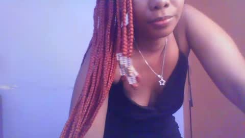 Snapshot of sexie_curvie chatting on February 17, 10:51 am Maggie online show from February 17, 10:51 am