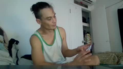 Snapshot of sexiiisenseiii chatting on January 7, 3:54 pm dankdiggler online show from January 7, 3:54 pm