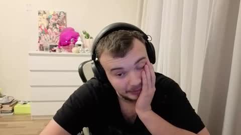 My name is Mia whats yours online show from December 1, 1:49 pm