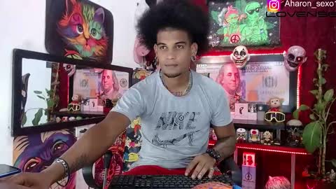 Aharon  ravelo online show from November 15, 3:48 am