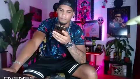 Snapshot of sexo_aharon chatting on June 27, 3:33 am Aharon ravelo online show from June 27, 3:33 am