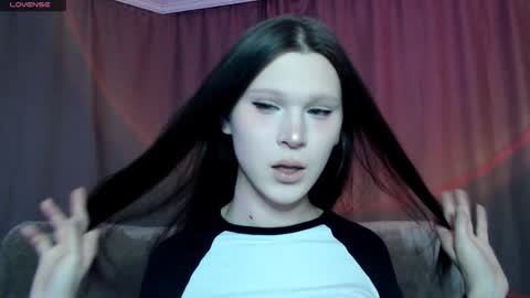 Snapshot of sexpired_princess chatting on February 18, 3:31 am Nextdoor Princess online show from February 18, 3:31 am