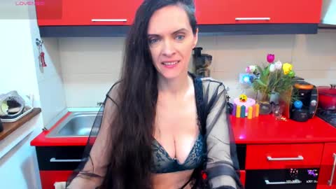 sexqueen1111 online show from February 1, 4:24 am