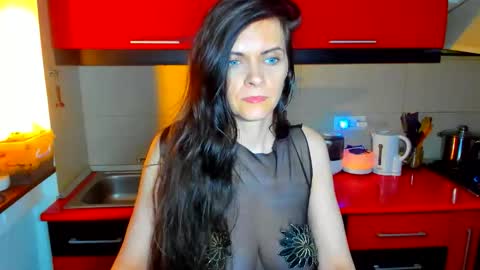 sexqueen1111 online show from February 3, 3:26 am