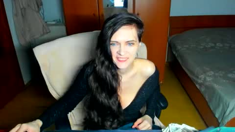 sexqueen1111 online show from June 2, 7:16 pm